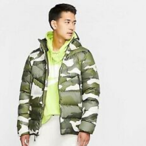 Nike Men’s Camo Puffer Hoodie Jacket - Picture 11 of 11